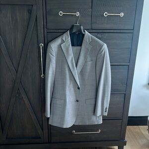 Brooks Brothers Gray Tailored Suit with Notched Lapels